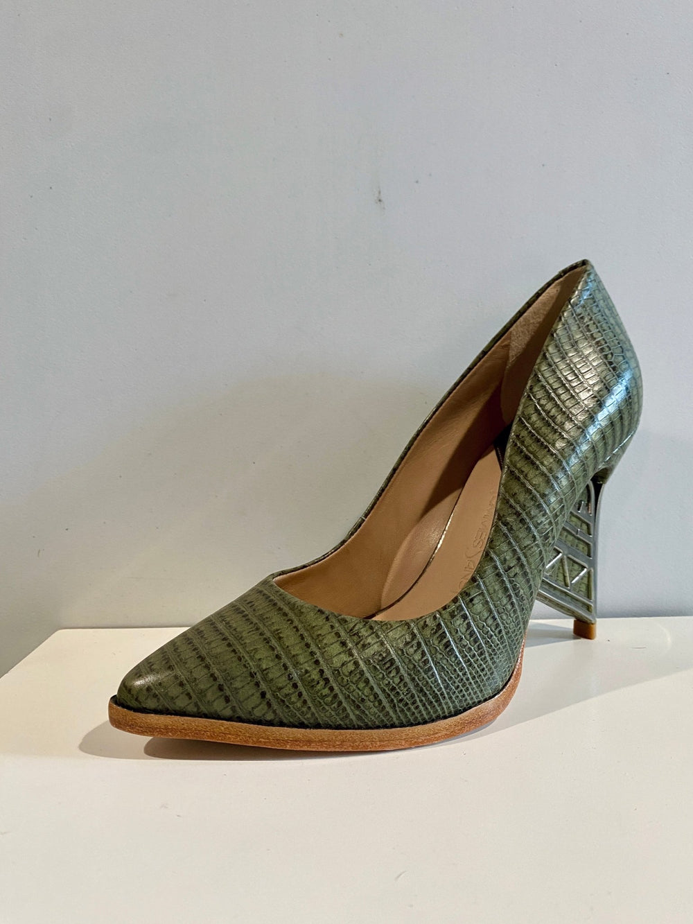 ATTARA - PINE SAMPLE - 5/5.5 - FEMMES SANS PEUR -